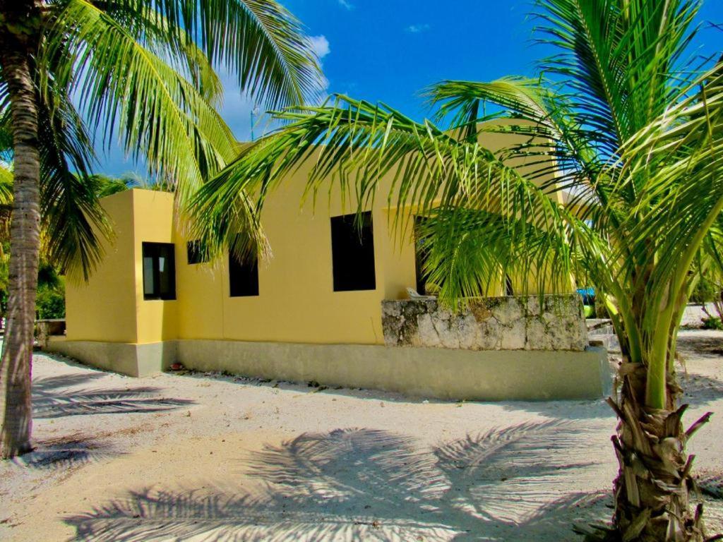 Two Bedroom Beachfront Villa Селестун Екстериор снимка
